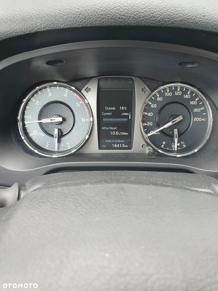 Toyota Hilux - 8