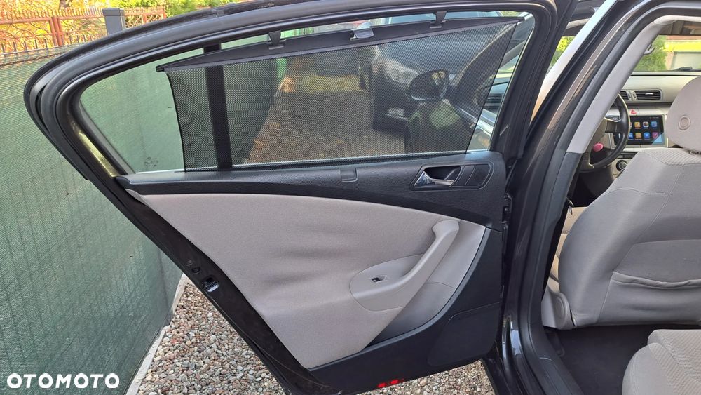 Volkswagen Passat 2.0 TDI DPF Highline - 31