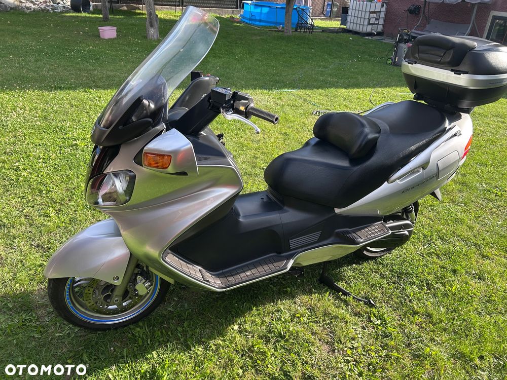 Suzuki Burgman - 6