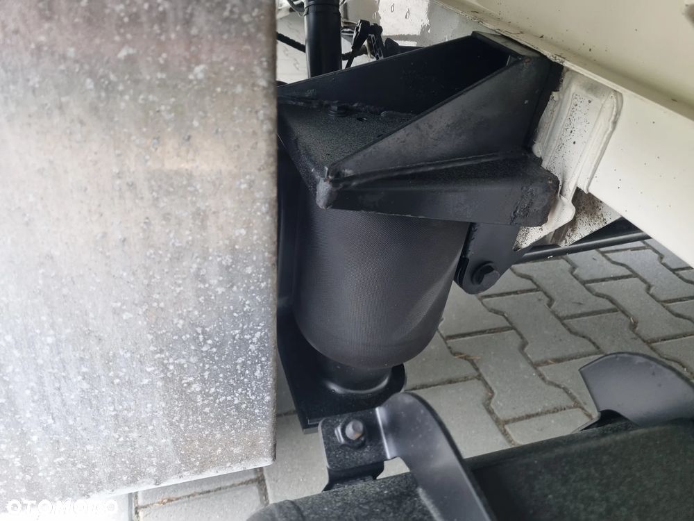 Mercedes-Benz Sprinter - 23