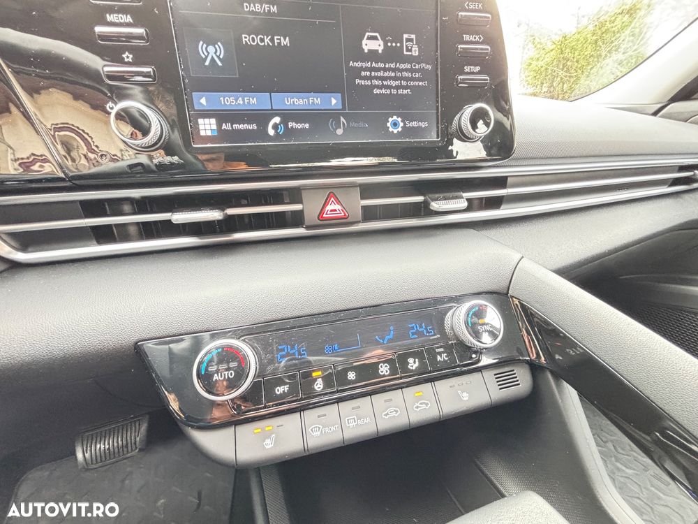 Hyundai Elantra 1.6 l 123 CP CVT Highway - 17