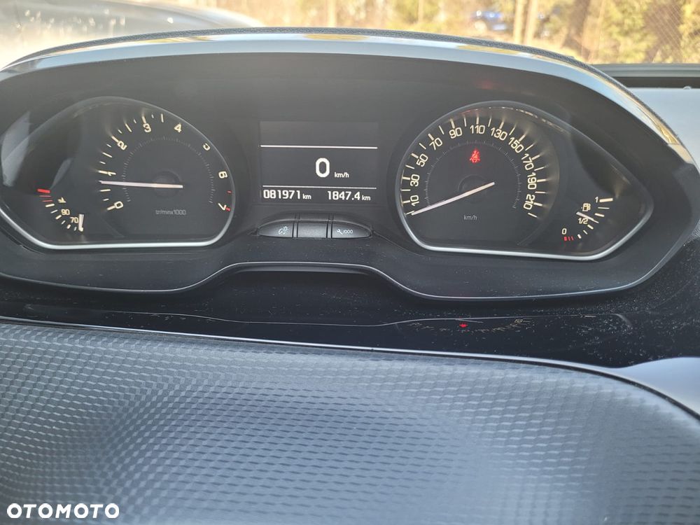 Peugeot 208 1.2 PureTech Allure - 5