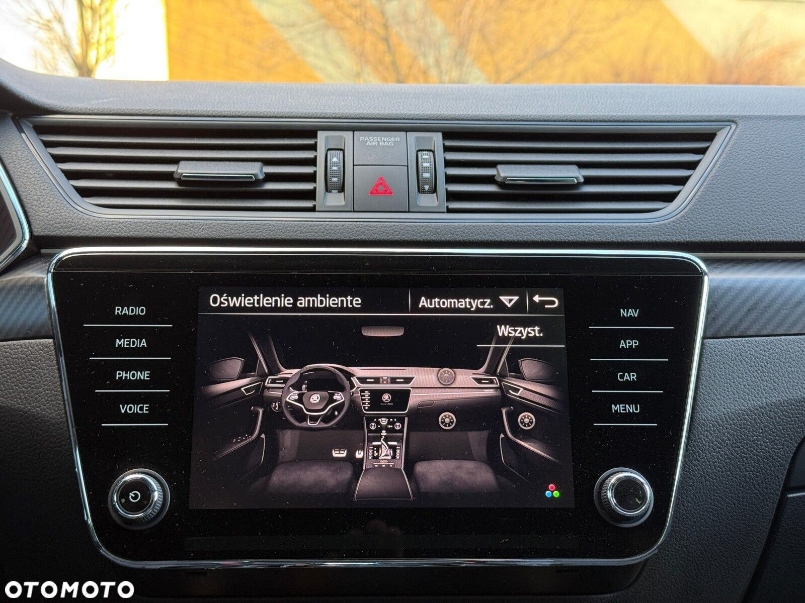 Skoda Superb 2.0 TDI SCR Sportline DSG - 23