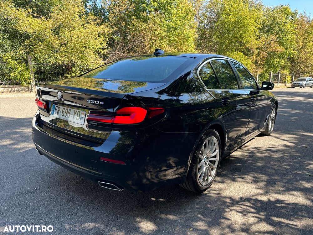 BMW Seria 5 530e Aut. Luxury Line - 14