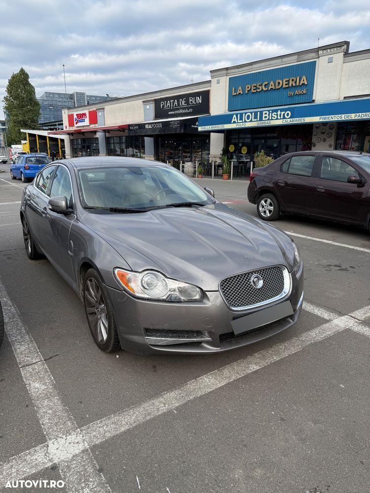 Jaguar XF 4.2 V8 Premium Luxury - 1
