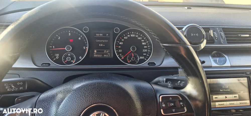 Volkswagen Passat 2.0 TDI BlueMotion Tehnology DSG Comfortline - 8