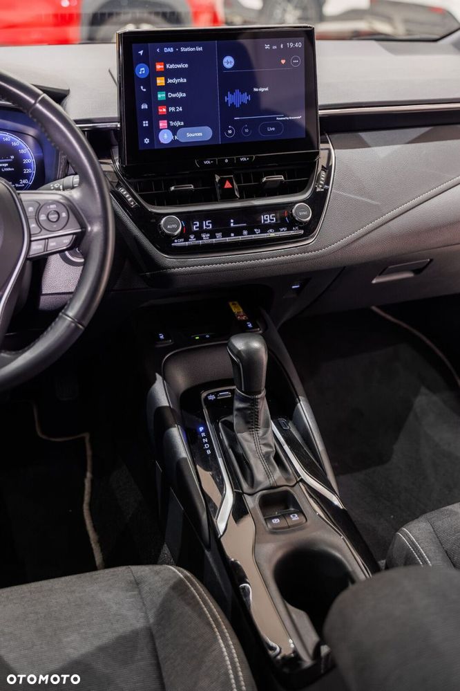 Toyota Corolla 1.8 Hybrid Comfort - 27