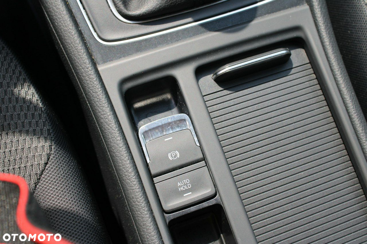 Volkswagen Golf - 27