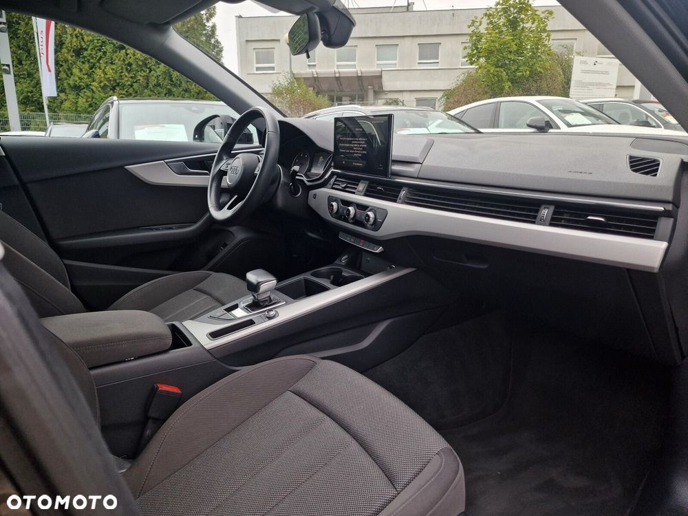 Audi A4 Limousine - 15