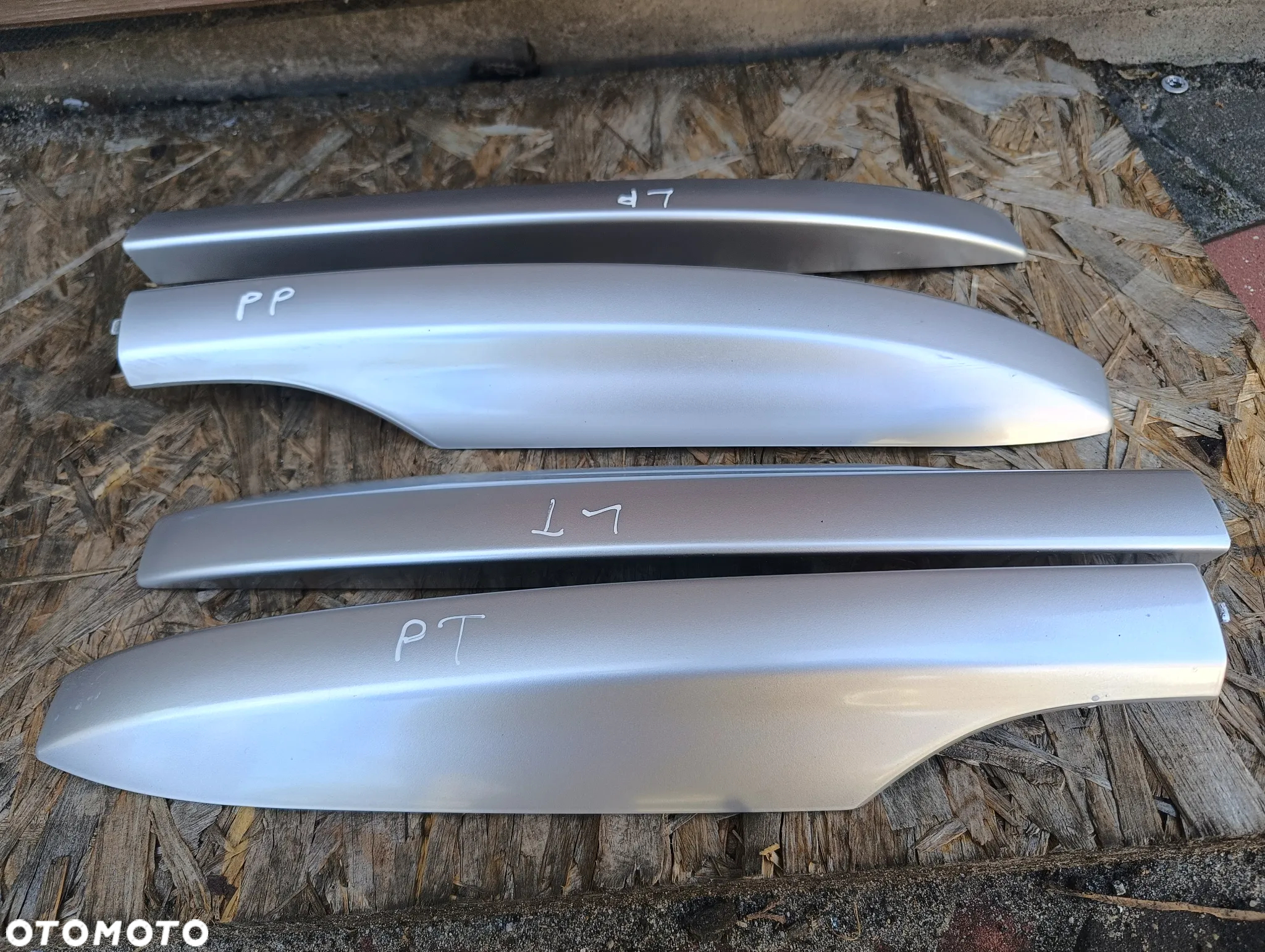 Zaślepka relingu Megane III przód tył - 2