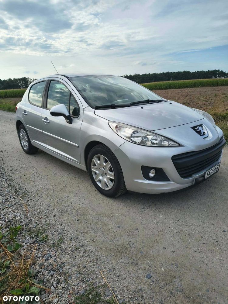 Peugeot 207 - 1