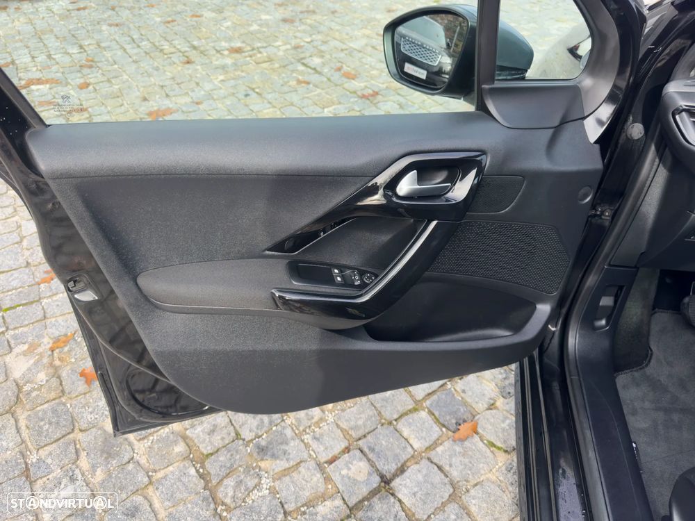 Peugeot 208 HDi 68 Access - 14