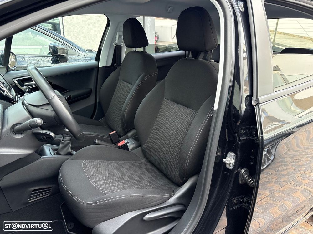 Peugeot 208 1.2 PureTech Style - 8