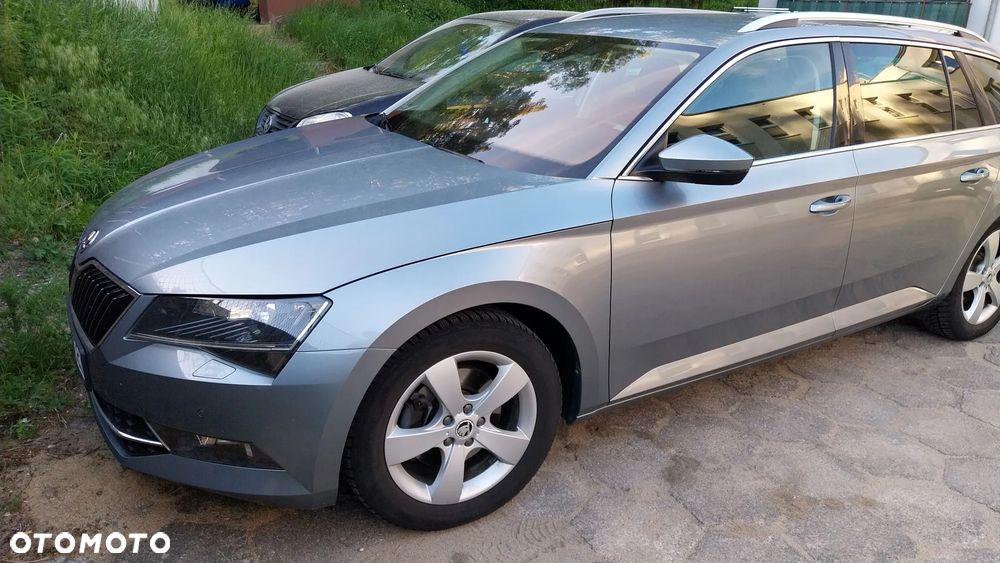Skoda Superb 2.0 TDI SCR Style DSG - 4