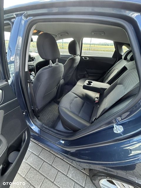 Kia Ceed - 8
