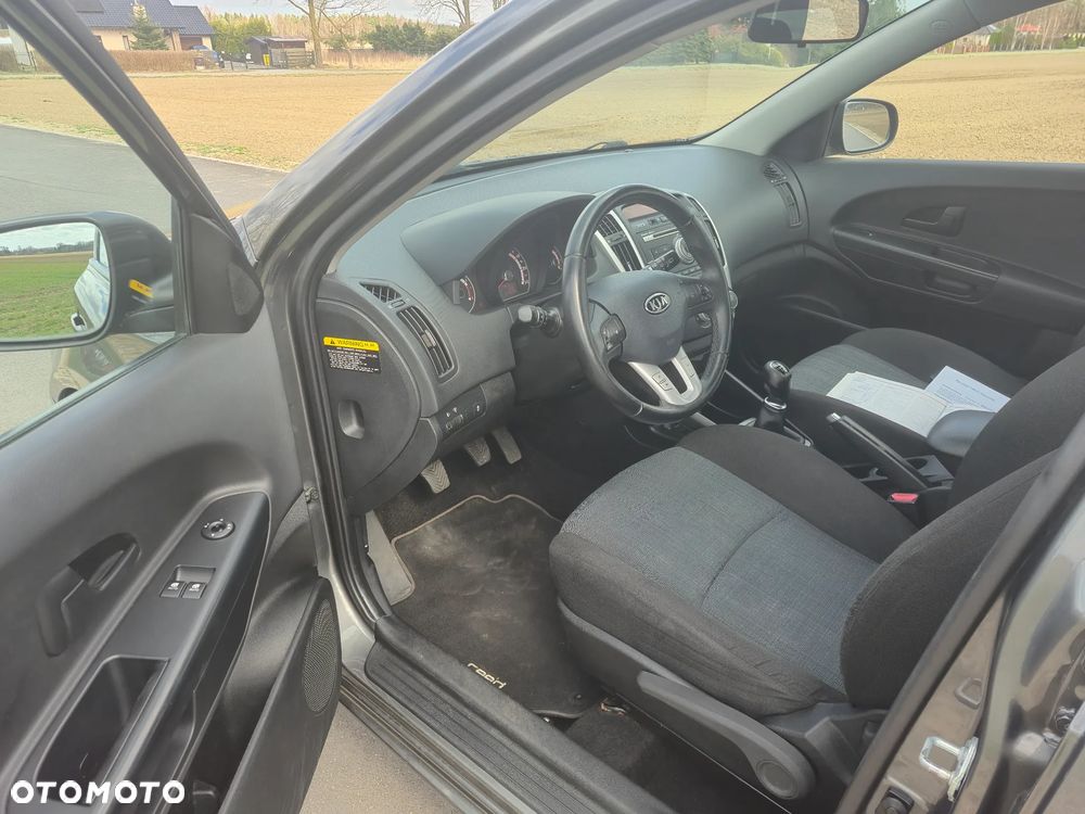 Kia Ceed 1.4 Comfort + - 12