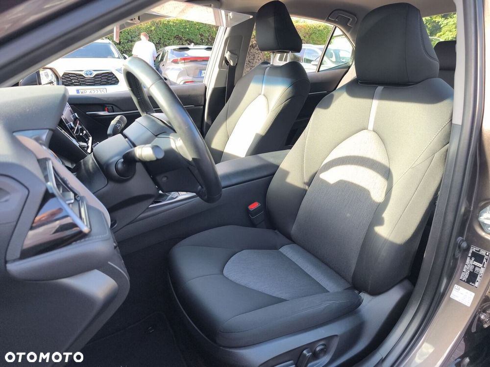 Toyota Camry 2.5 Hybrid Comfort CVT - 18