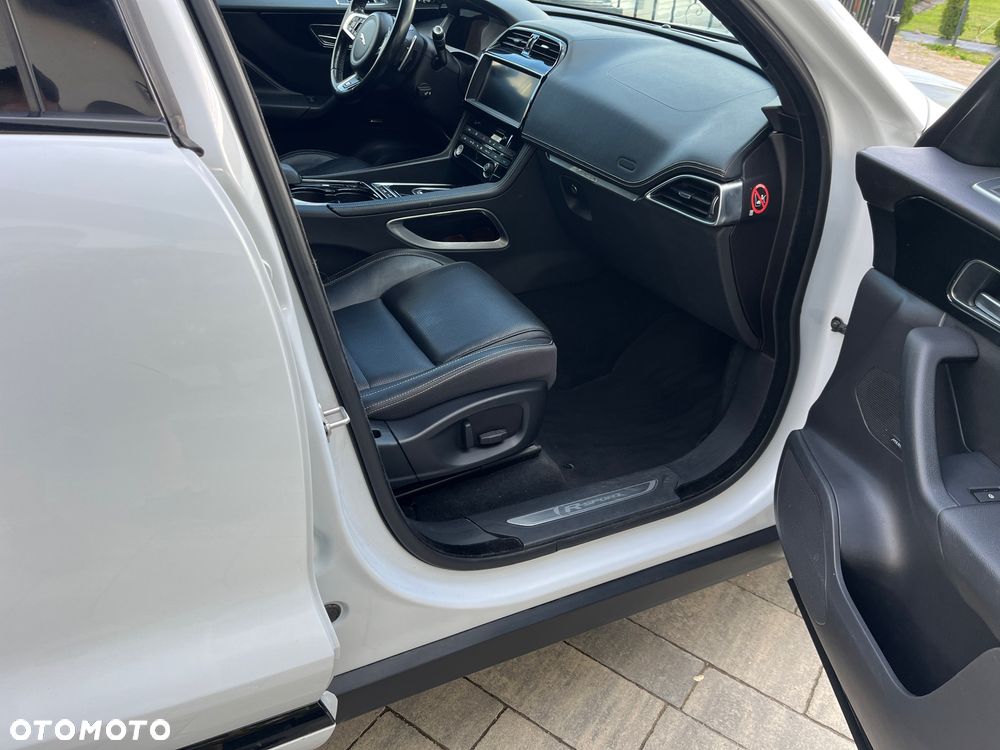 Jaguar F-Pace 20d AWD R-Sport - 4