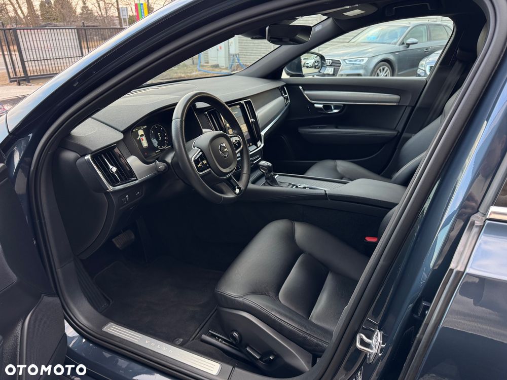 Volvo V90 D4 Momentum - 8