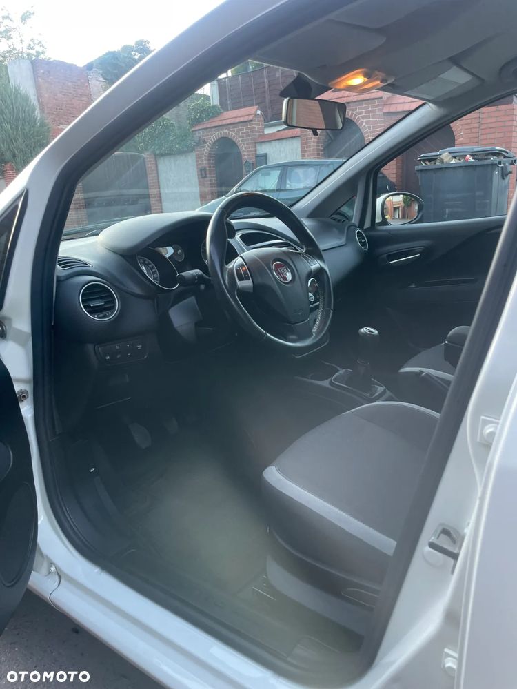 Fiat Punto 2012 - 11