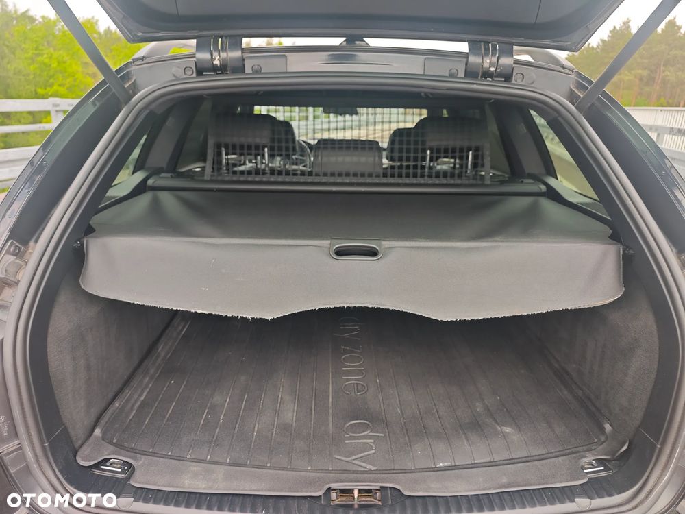 BMW Seria 5 520d Special Edition - 14