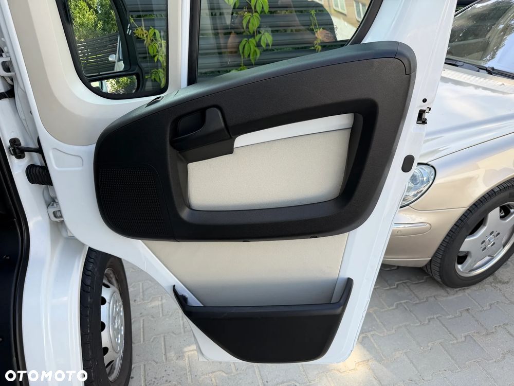 Fiat DUCATO 2.3 MultiJet 150KM Euro-6 IZOTERMA WINDA PALFINGER UDT do 2028r Poduszki zawieszenia tył pneumatyczne! + Kompresor DMC:3.5t Ładowność 950kg KONTENER DRZWI tył Skrzydłowe + Drzwi BOCZNE Spoiler - Owiewki boczne kabiny TUV Thuringen ISO , Tempomat, Klimatronik i więcej.. - 11