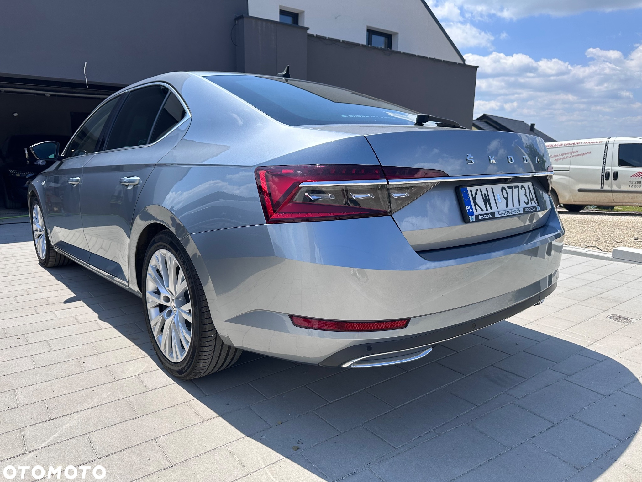 Skoda Superb 2.0 TDI L&K DSG - 8