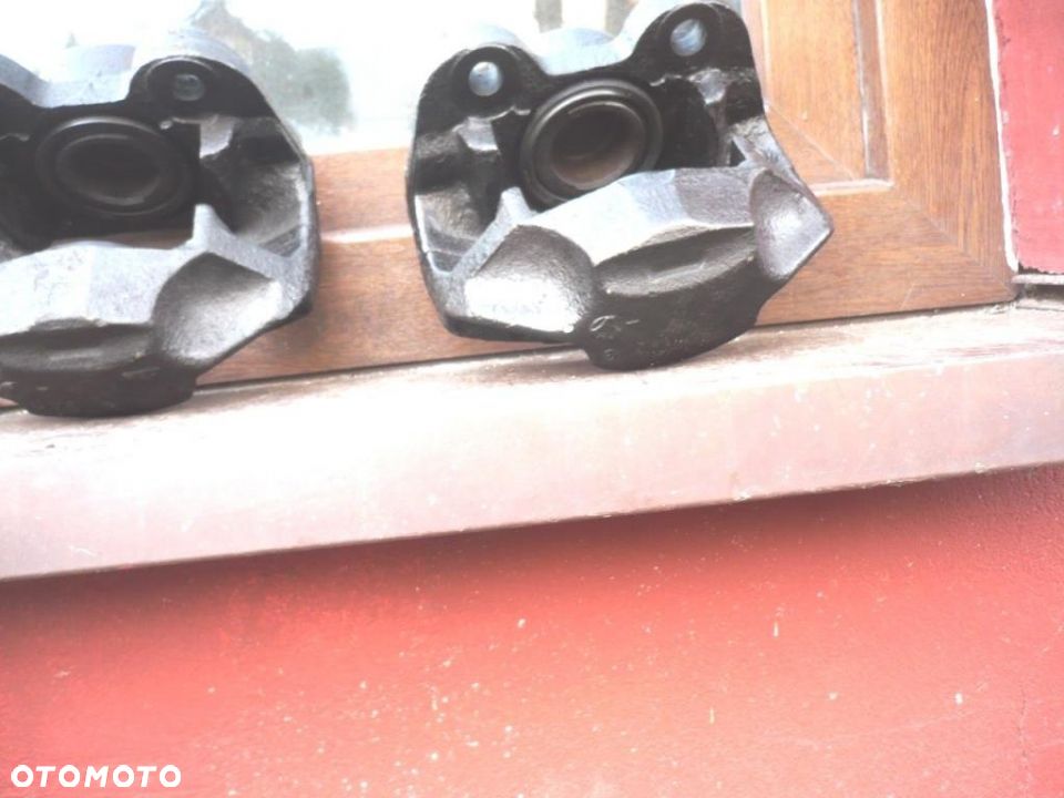 ZACISK HAMULCOWY VW LT 2,4 D TD prawy lewy REGENEROWANY - 2