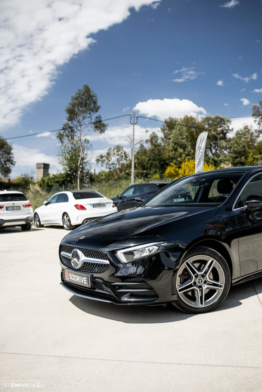 Mercedes-Benz A 250 Limousine e AMG Line - 13