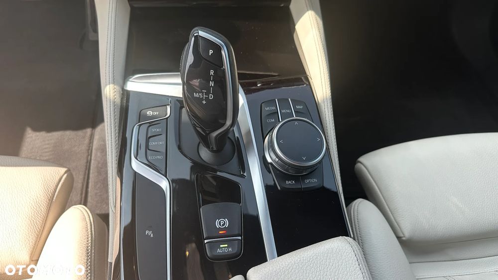 BMW Seria 5 520d Efficient Dynamics M Sport sport - 26