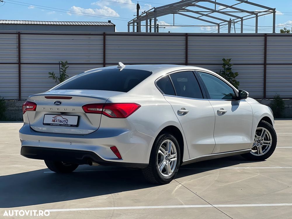 Ford Focus 2022 photo 3