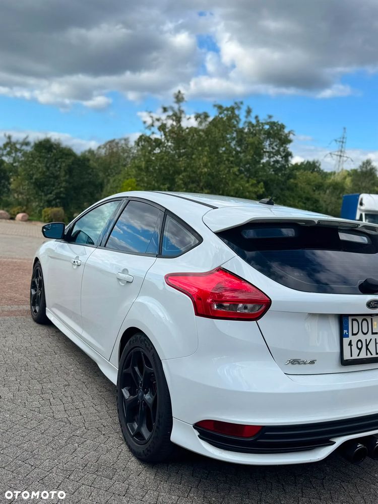 Ford Focus 2.0 EcoBoost ST - 9