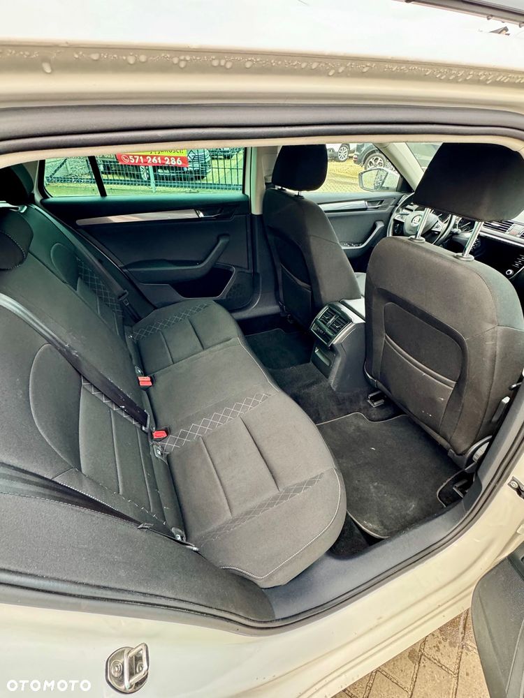Skoda Superb 1.6 TDI Ambition DSG - 13