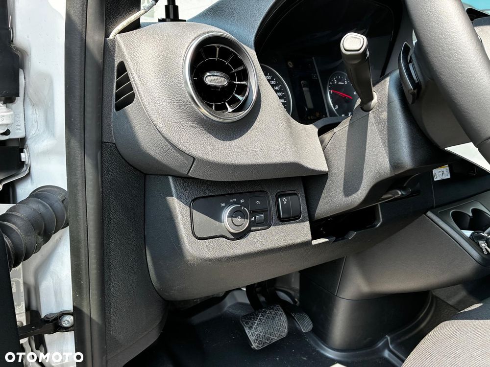 Mercedes-Benz Sprinter - 17
