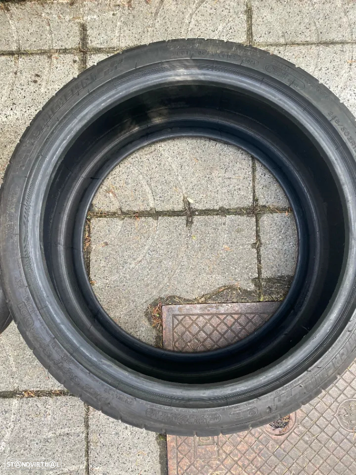 2 Pneus 285/30/19 Michelin Pilot Super Sport MO1 de 2021 com mais de 85% de piso - 3