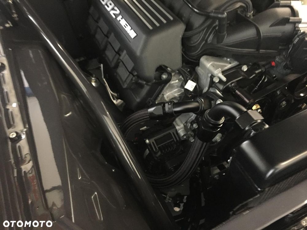 Dodge Challenger - 11