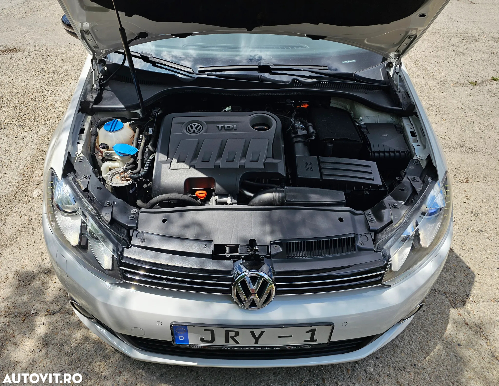 Volkswagen Golf - 32