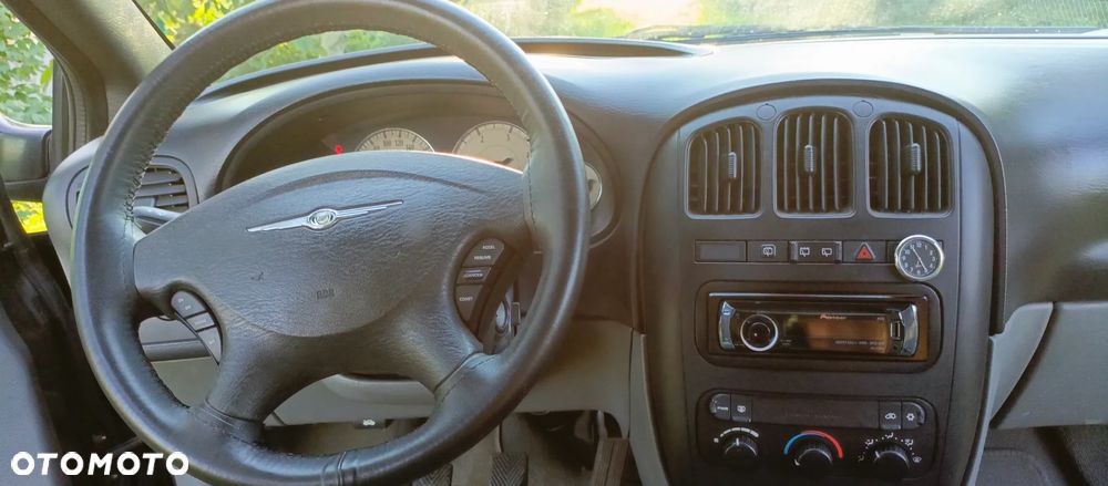 Chrysler Grand Voyager - 9