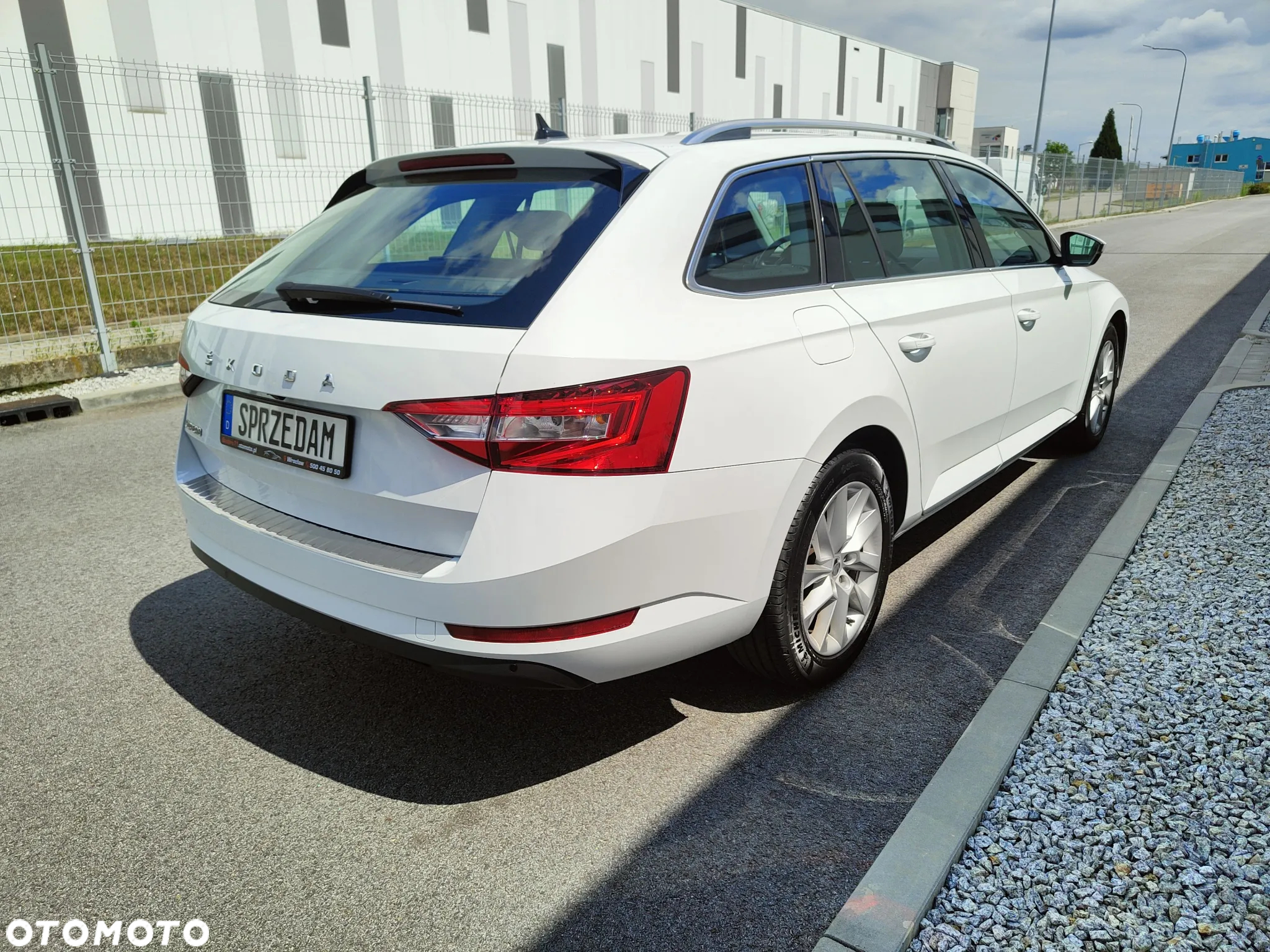 Skoda Superb Combi 2.0 TDI DSG Style - 4
