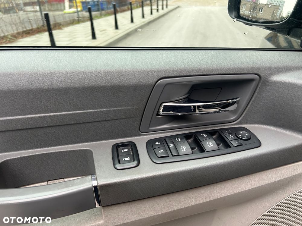 Chrysler Grand Voyager 3.8 V6 Limited - 24