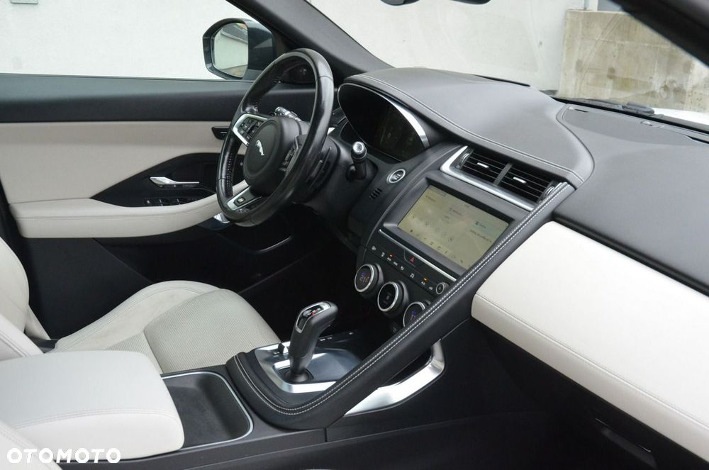 Jaguar E-Pace 2.0 i4P AWD R-Dynamic - 23