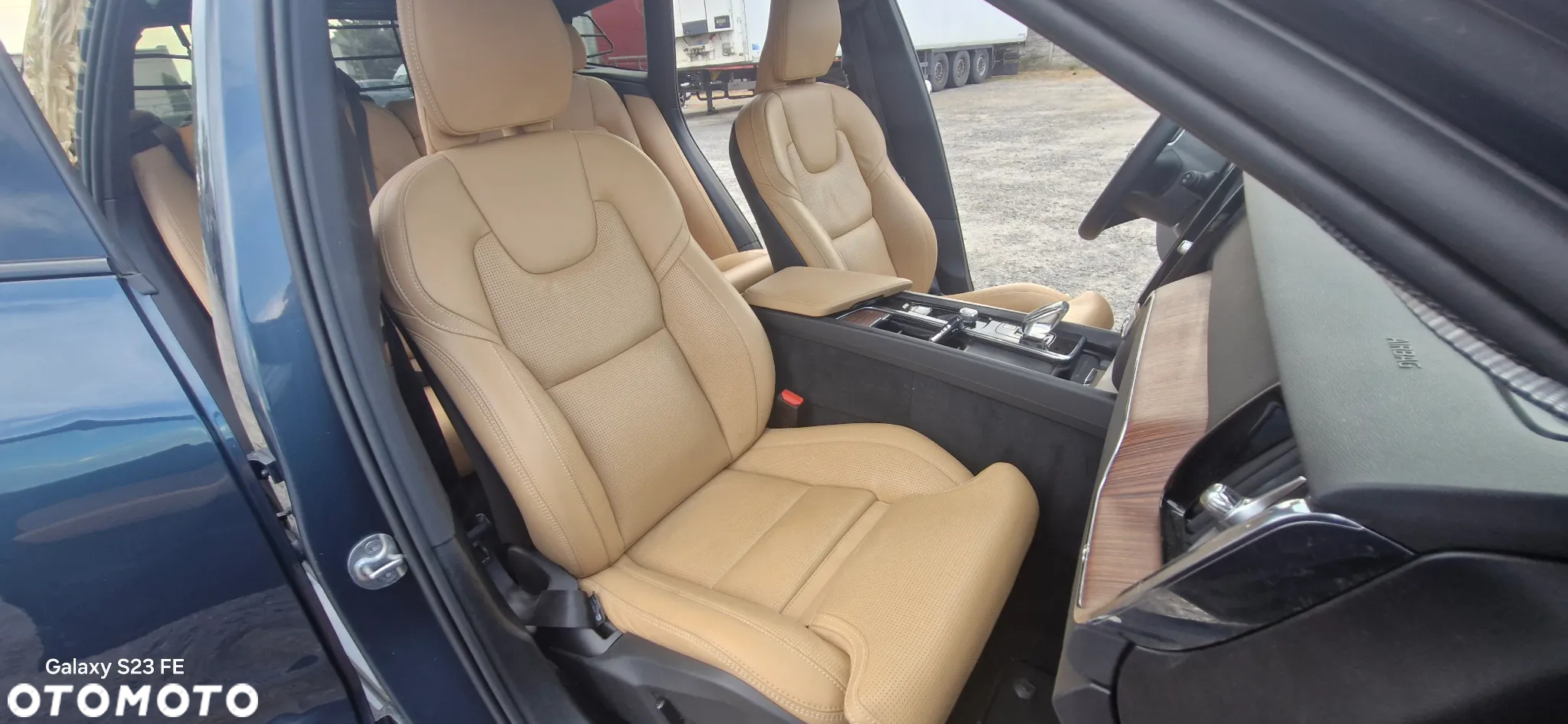 Volvo XC 60 T8 AWD Plug-in Hybrid Plus Black Edition - 28