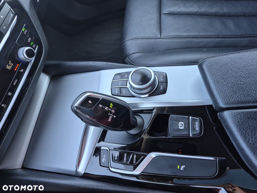 BMW Seria 5 520d Sport - 22