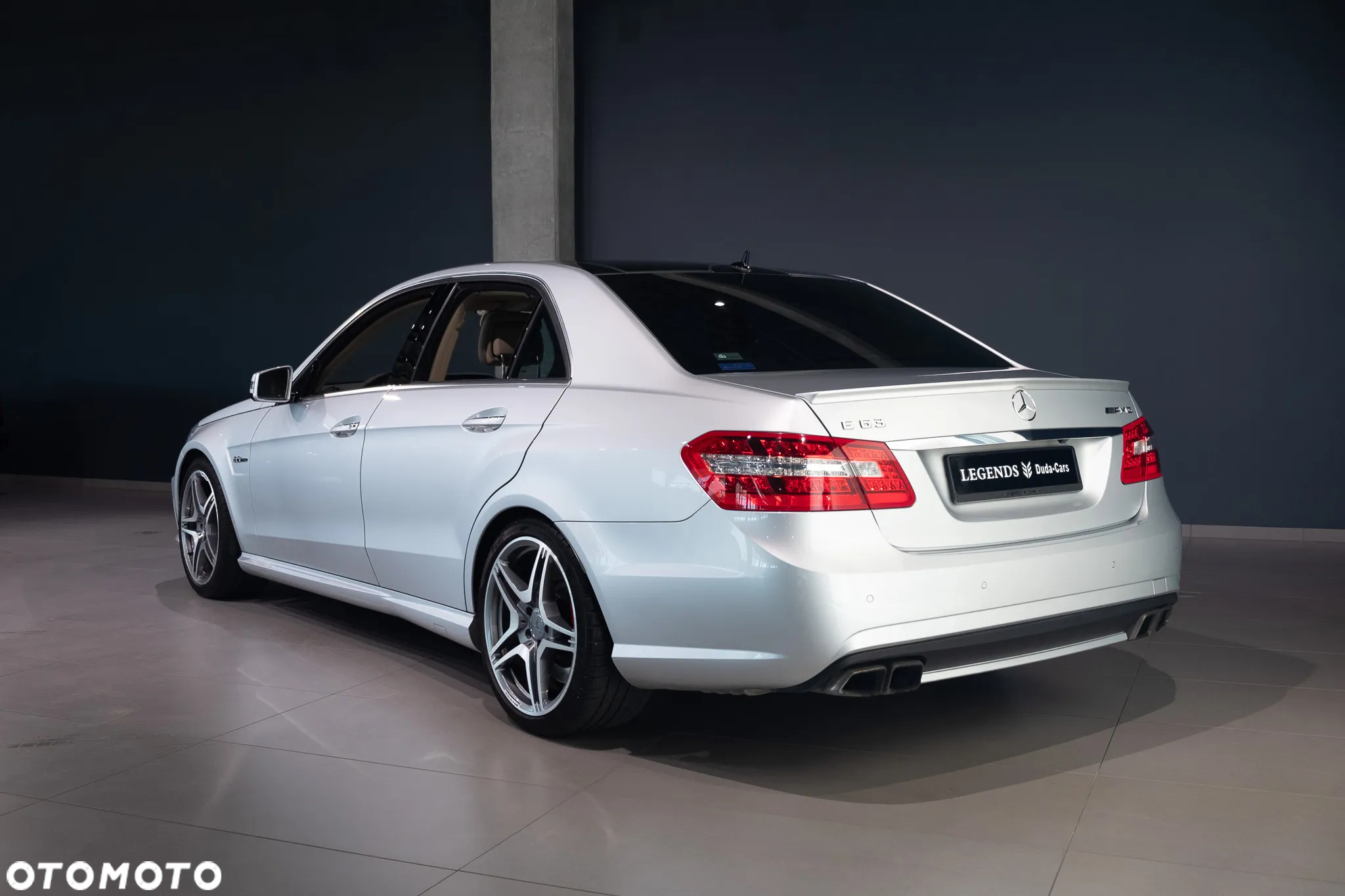 Mercedes-Benz Klasa E 63 AMG - 13