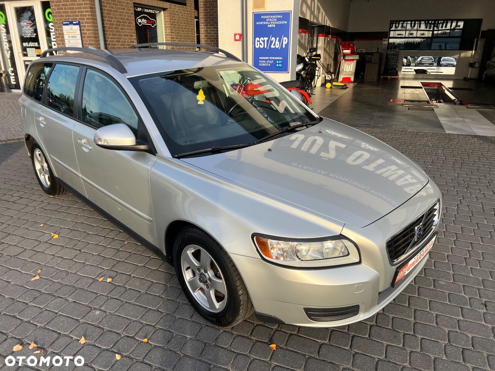 Volvo V50 2011 photo 2