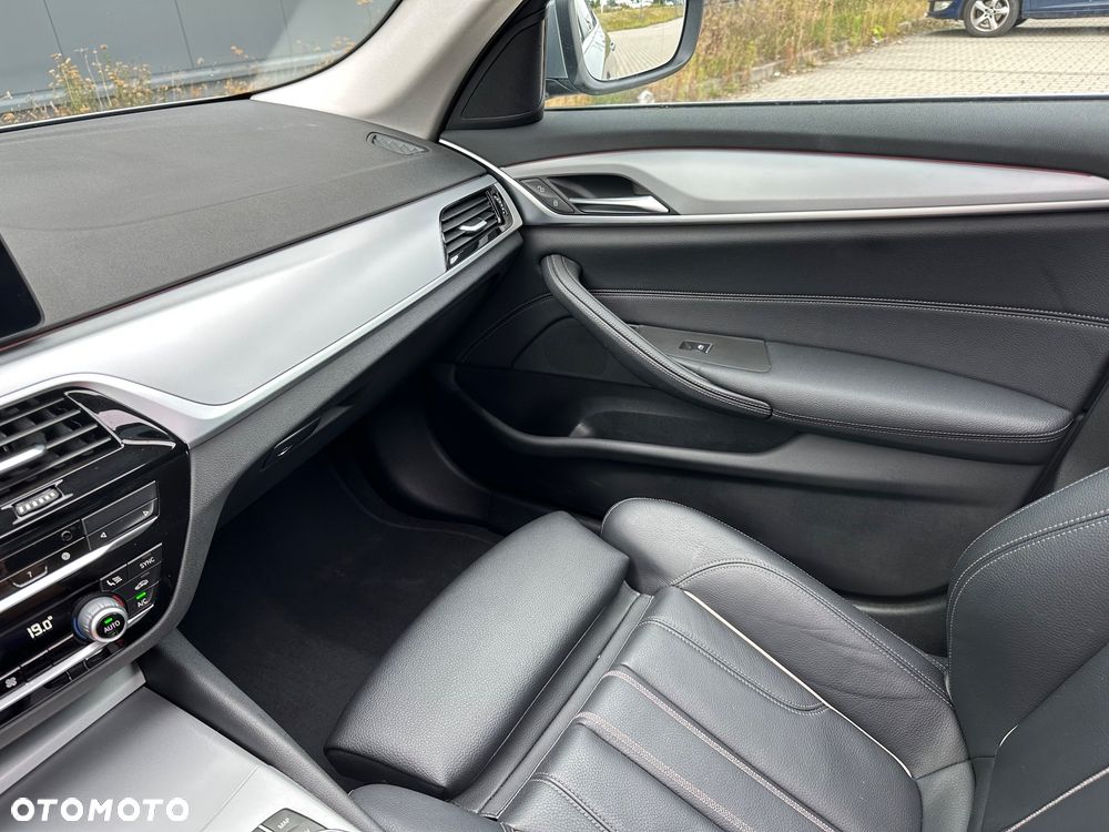 BMW Seria 5 520d MHEV Sport Line sport - 29