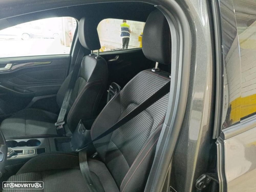 Ford Focus SW 1.5 TDCi EcoBlue ST-Line Aut. - 6