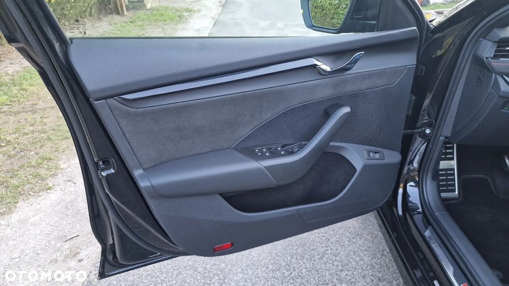 Skoda Octavia 2.0 TDI DSG RS - 16
