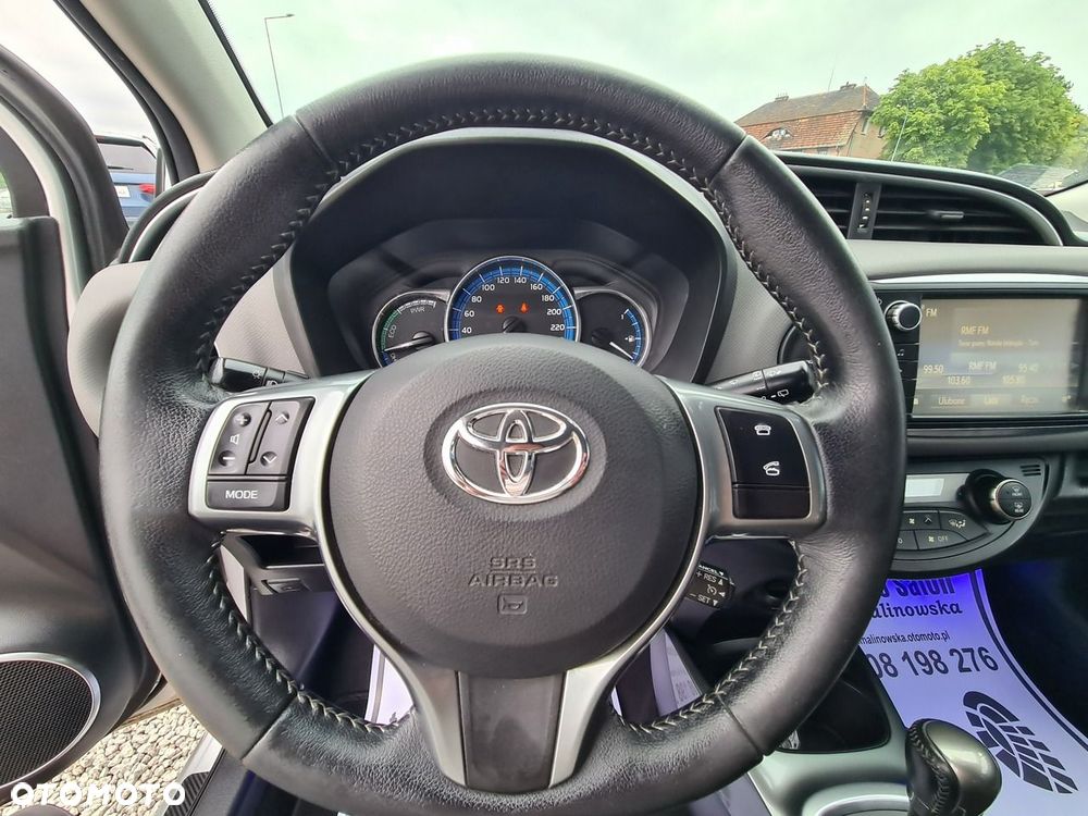 Toyota Yaris Hybrid 100 Life - 22