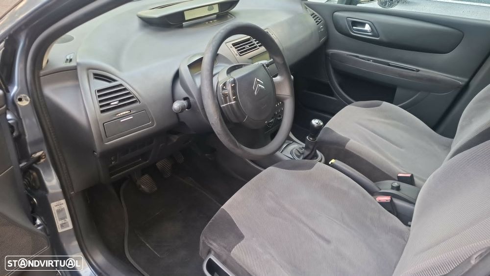 Citroën C4 1.6 HDi SX - 11